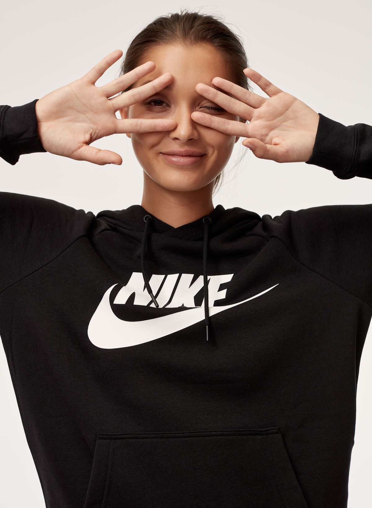 Nike RALLY HOODIE | Aritzia
