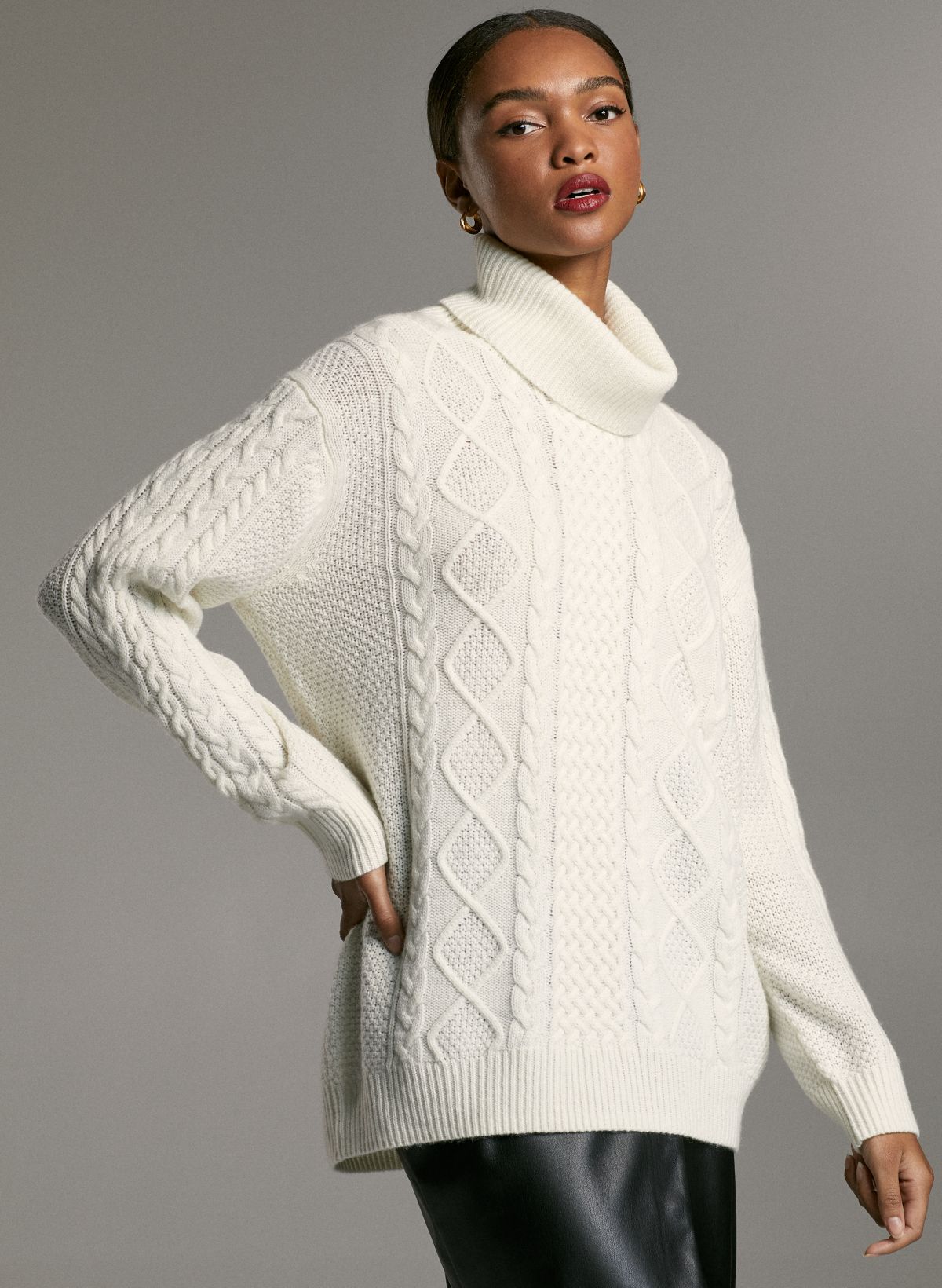 Aritzia clearance white turtleneck