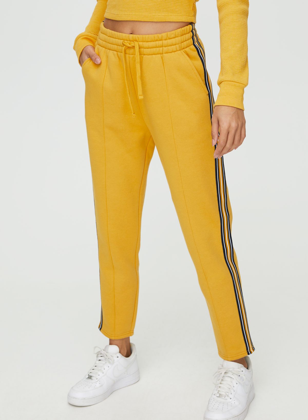 Aritzia iconic sale sweatpant