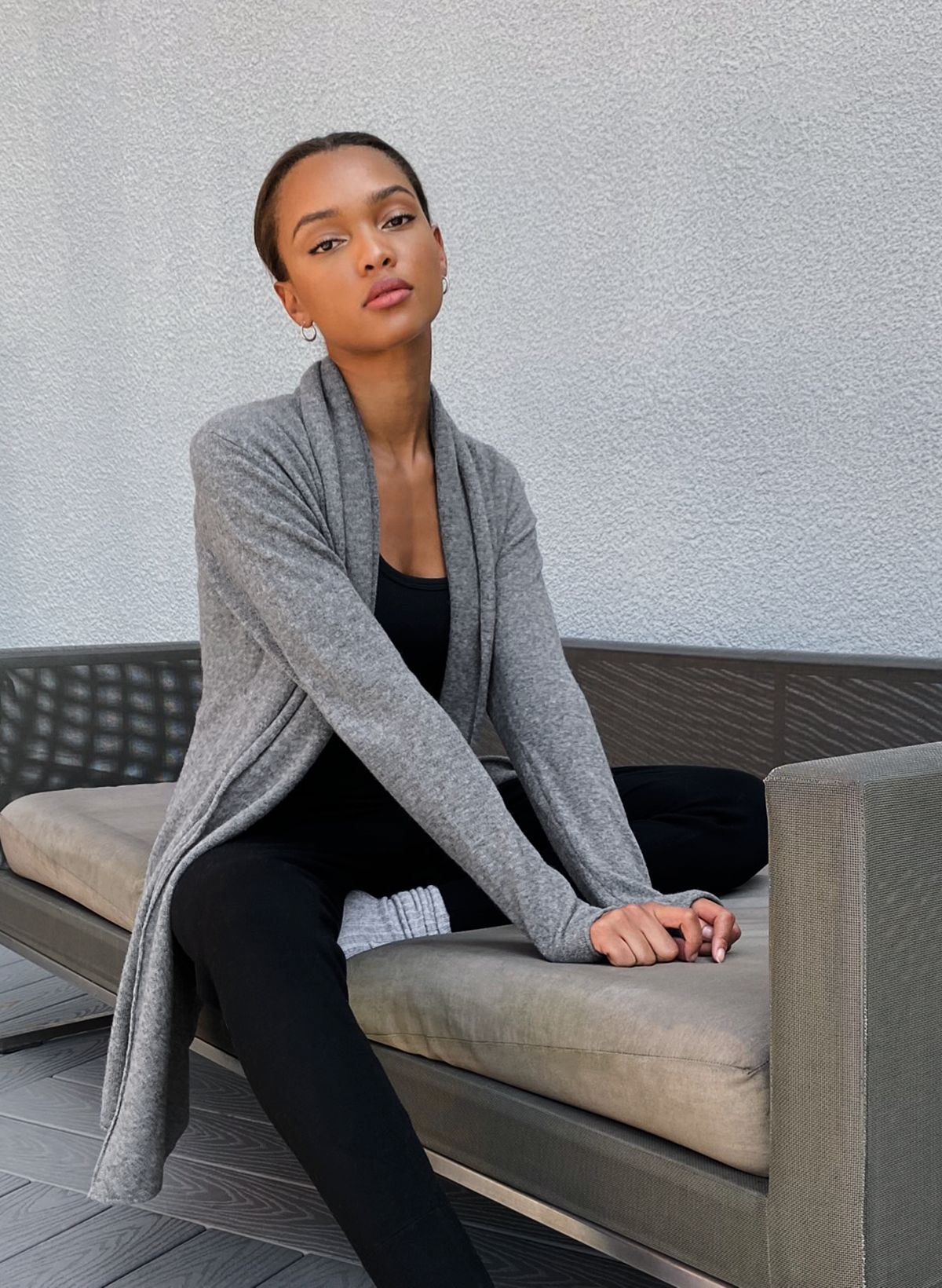 Aritzia shop grey sweater