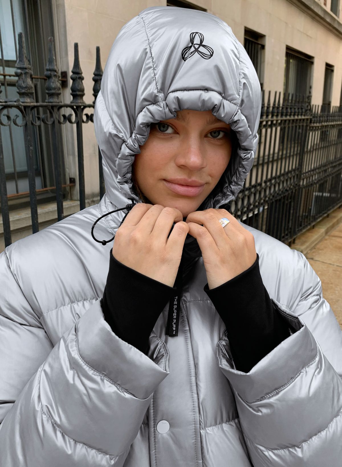 THE SUPER PUFF™  Puffer jacket outfit, Super puff aritzia outfit, Super  puff