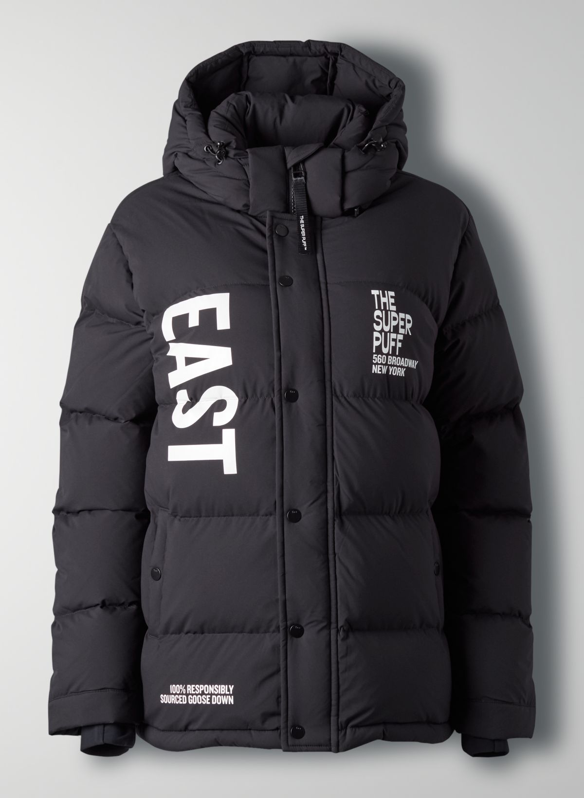 7 The North Face Jacket Outfit Ideas to Borrow From the Supers