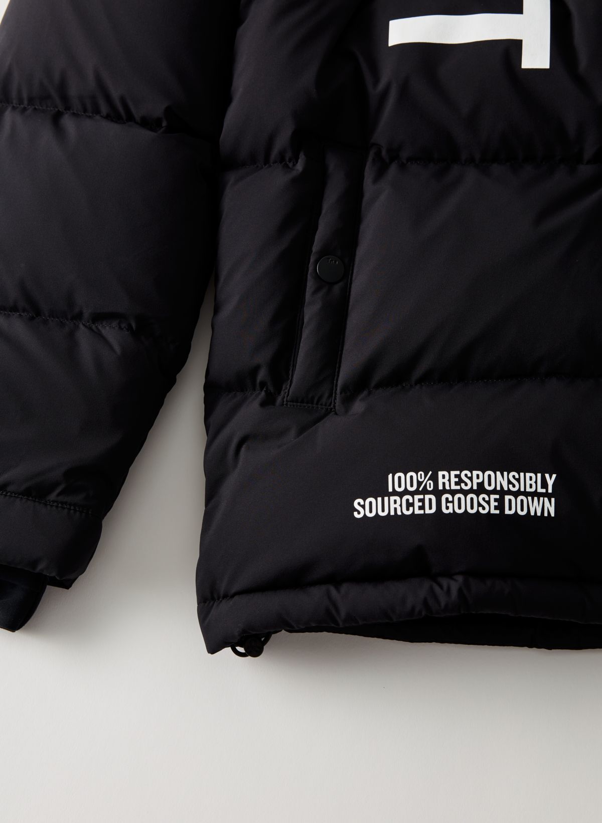 7 The North Face Jacket Outfit Ideas to Borrow From the Supers