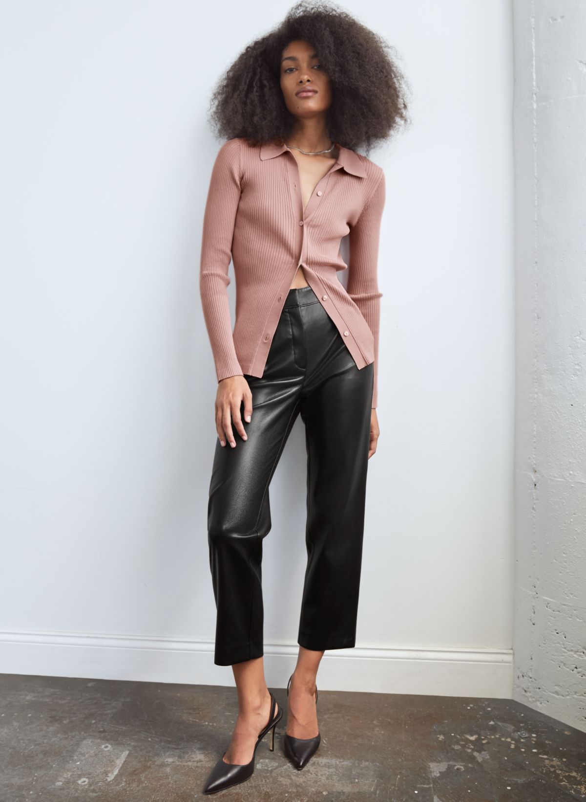 COMMAND CROPPED PANT  Leather pants style, Leather pants outfit, Cropped  pants outfit