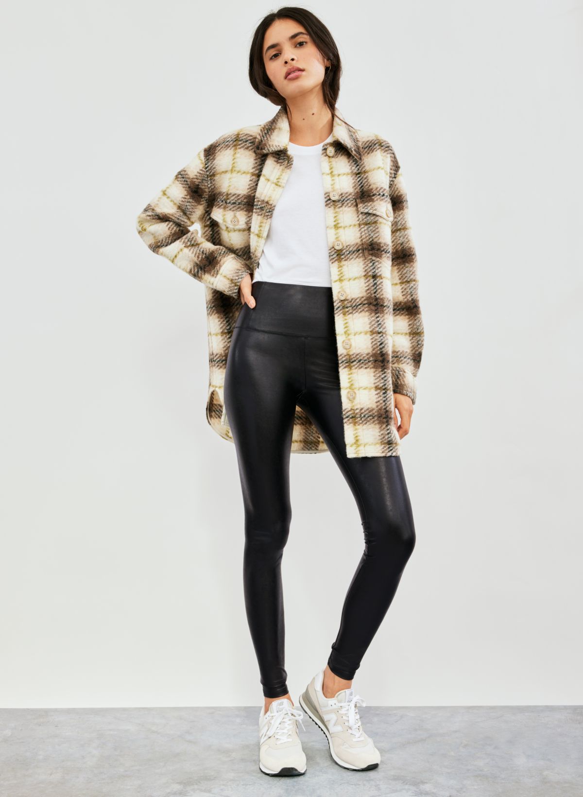 ZARA - MUJER - LEGGING EFECTO PIEL  Pants for women, Leggings are not  pants, Leather leggings