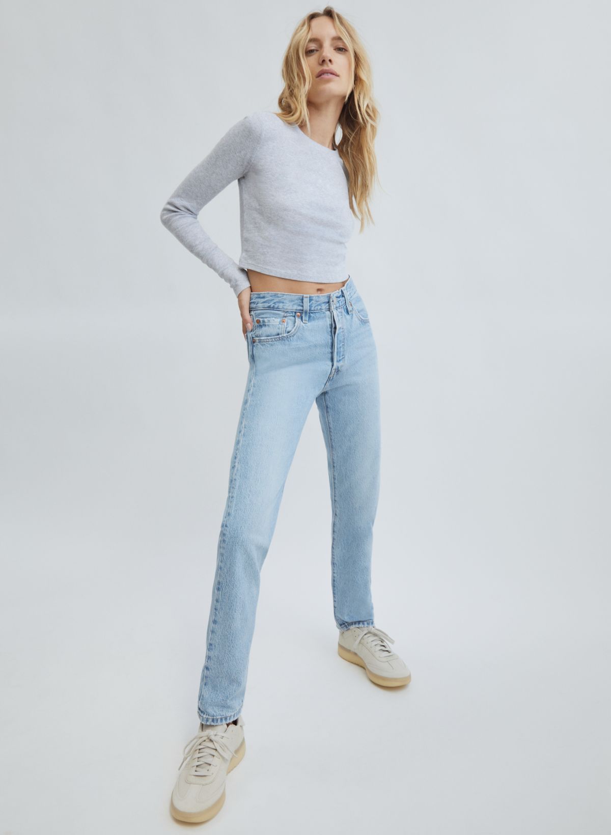 Aritzia levi's outlet 501