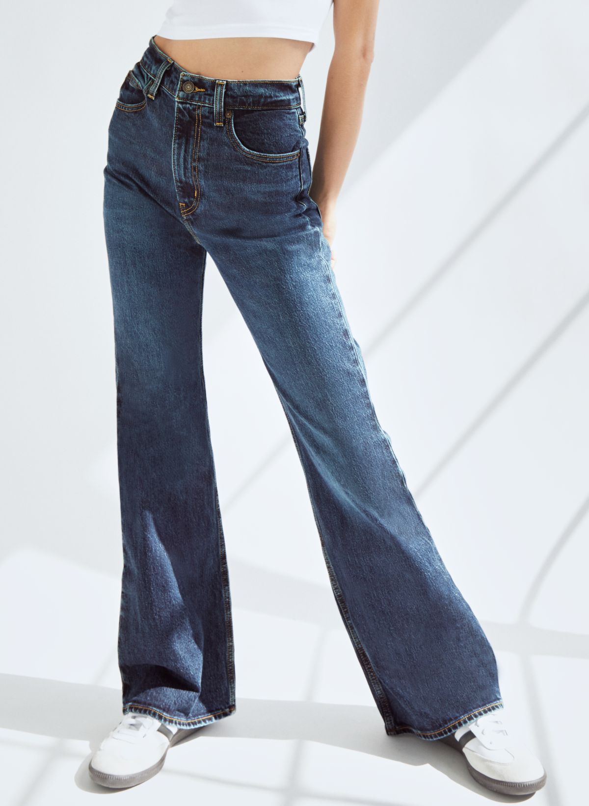 Levi's 70S HIGH FLARE JEAN | Aritzia US