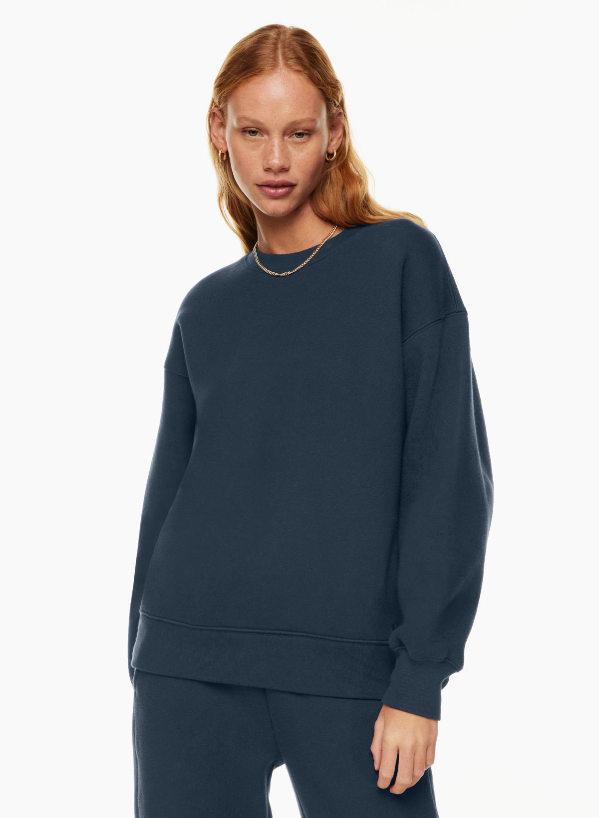 https://aritzia.scene7.com/is/image/Aritzia/f22_03_a03_105493_10230_on_a?wid=1200