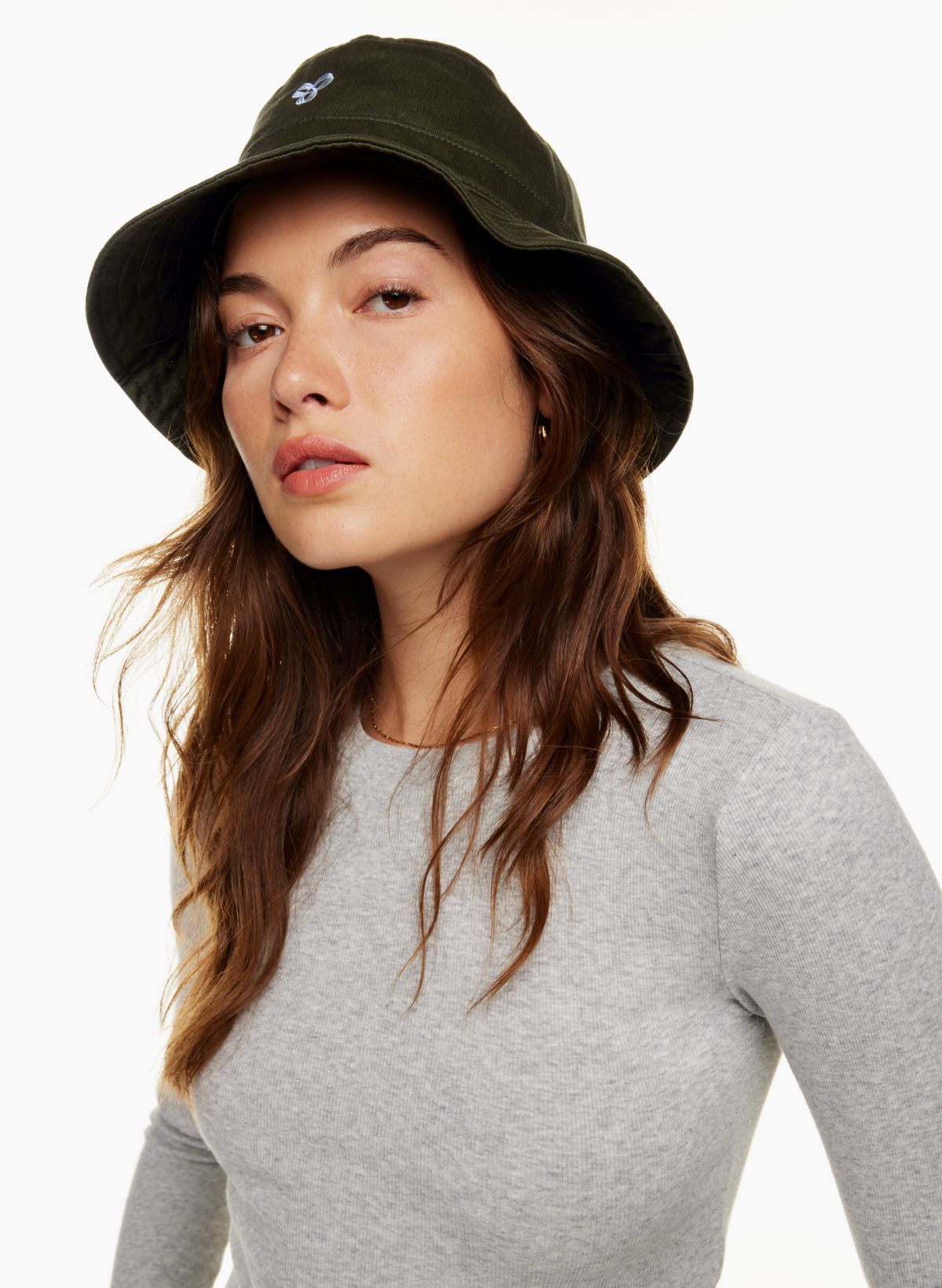 Tna LOGO BUCKET HAT | Aritzia CA