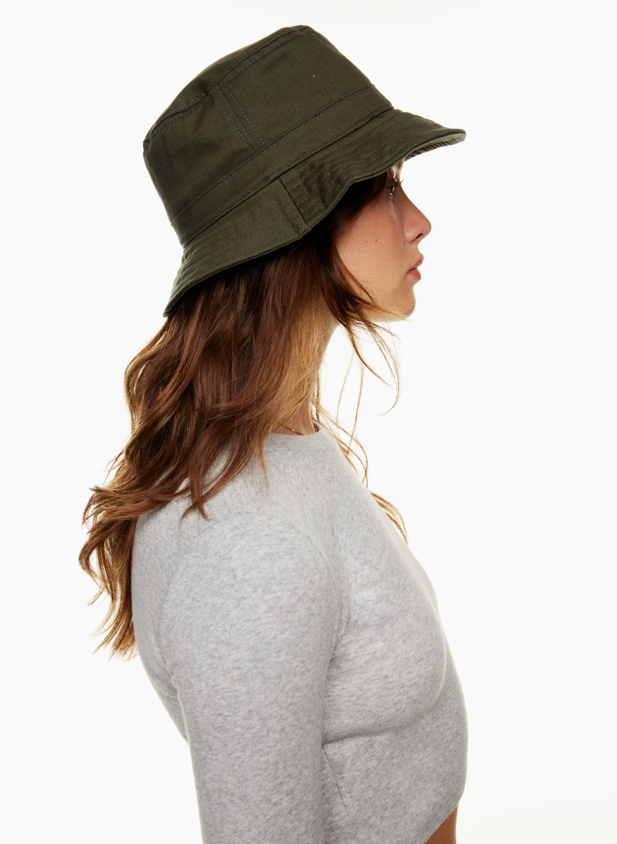 Tna LOGO BUCKET HAT | Aritzia US