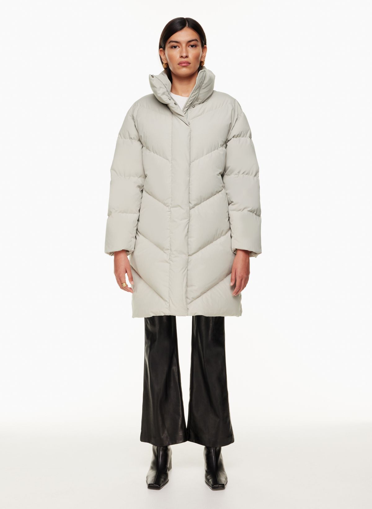 The HUGELY Popular Uniqlo Puffer Coat Is Back! (In 6 Colors) - The Mom Edit