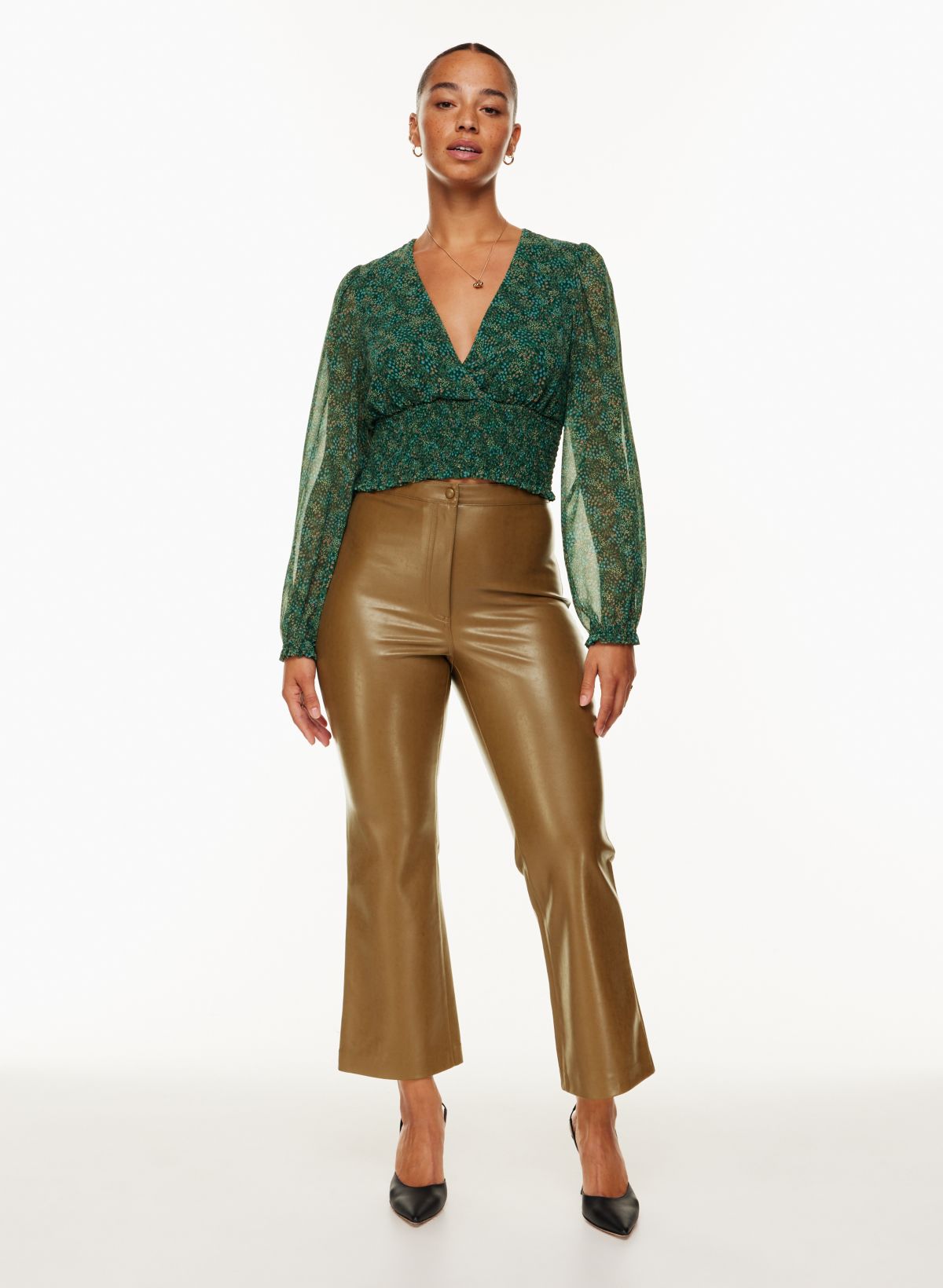 Size 2 in effortless pants, what size should I get in the Melinas? :  r/Aritzia