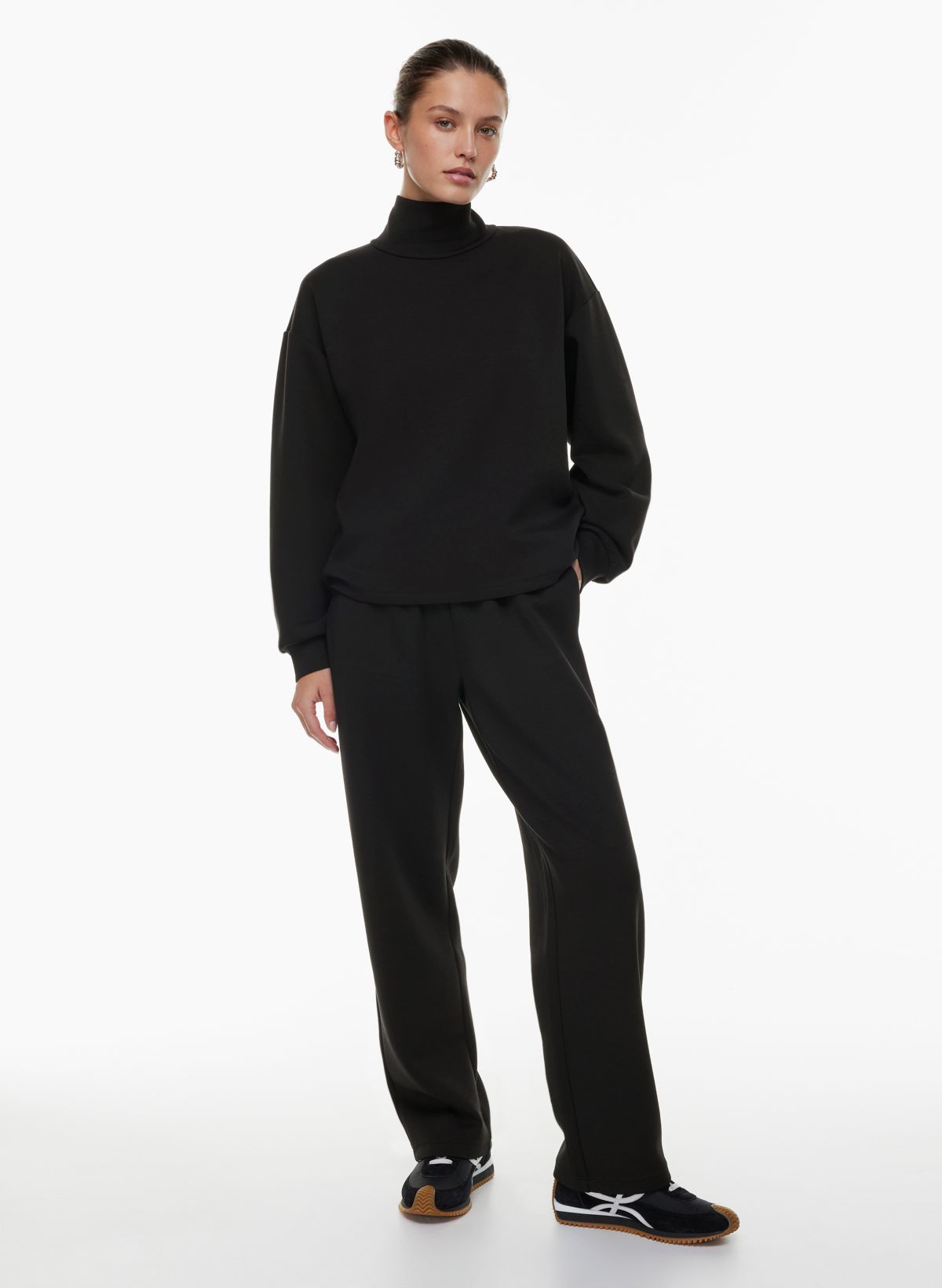 Aritzia best sale black sweatpants