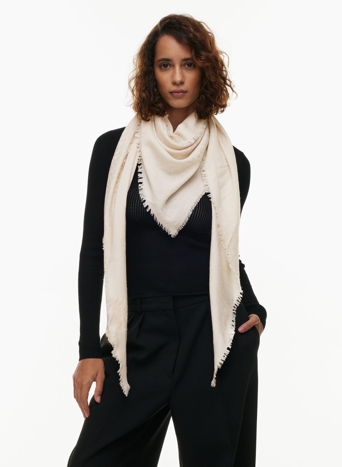 https://aritzia.scene7.com/is/image/Aritzia/f23_01_n03_111947_31112_on_a?wid=1200