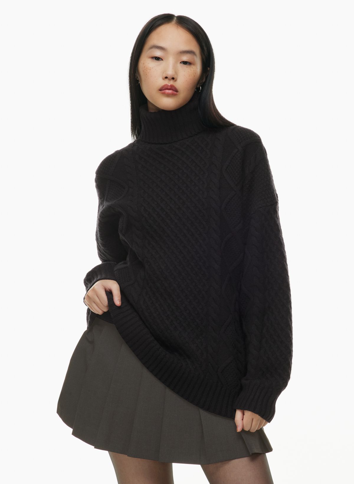   Essentials Women's Classic-Fit Lightweight Long-Sleeve  Turtleneck Sweater (Available in Plus Size), Black, X-Small : Clothing,  Shoes & Jewelry