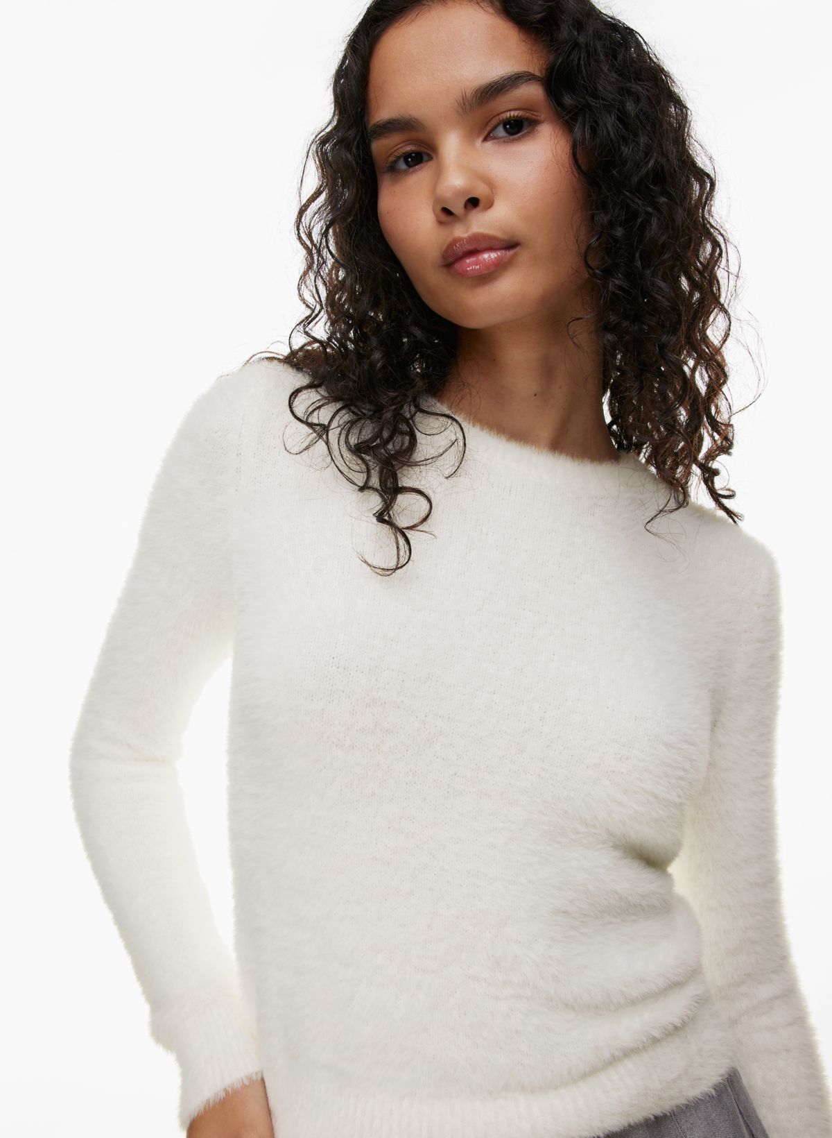 Round Neck Knitted Fluffy Cropped Sweater Black