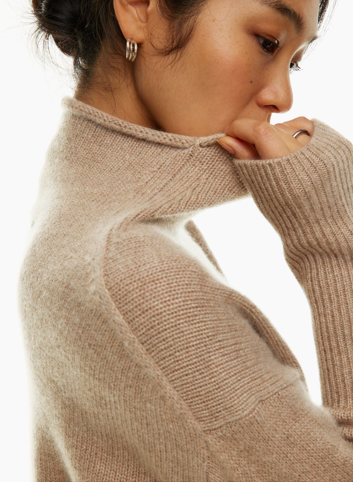 Wilfred LUXE CASHMERE CYPRIE SWEATER | Aritzia CA