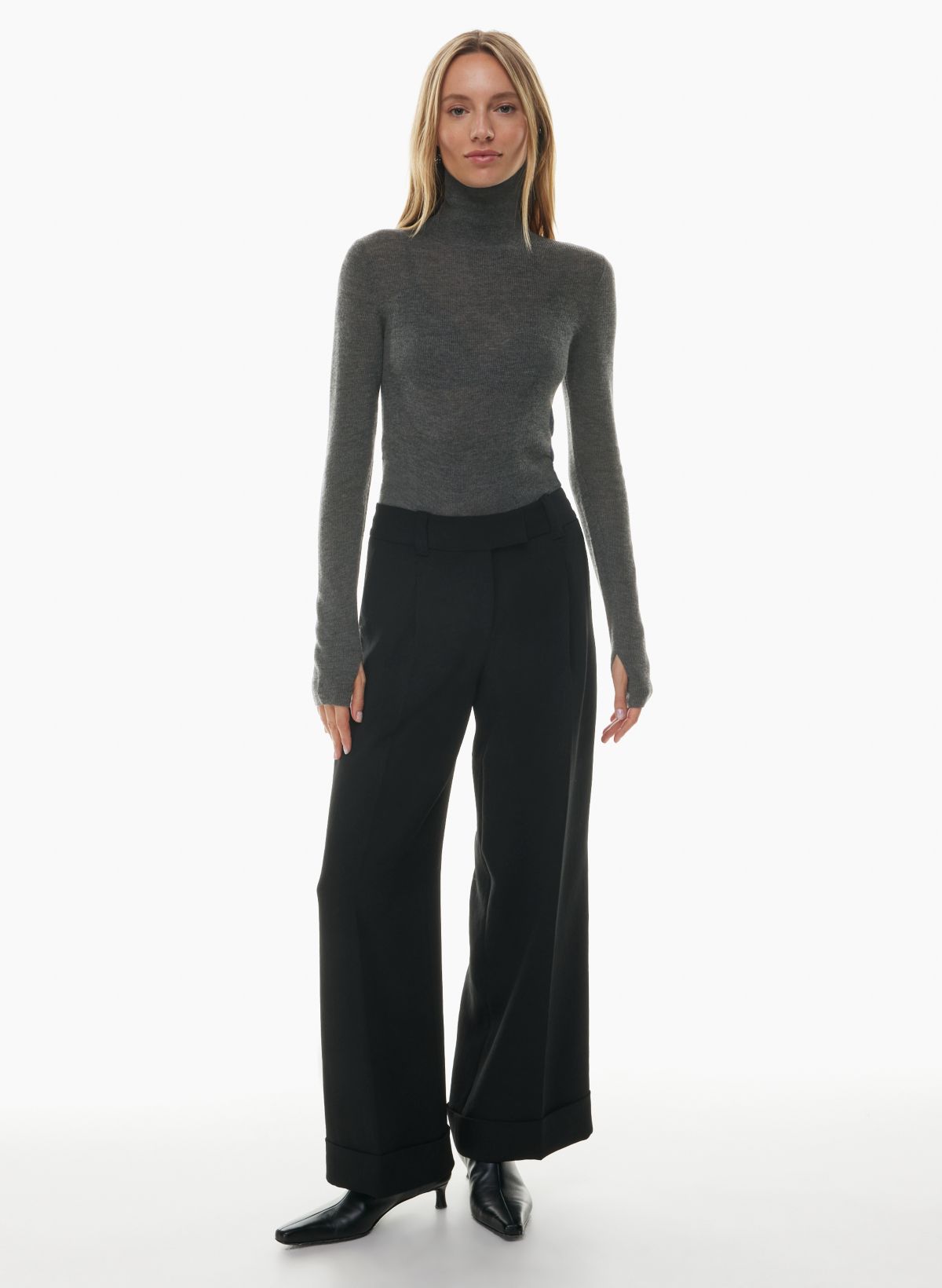 https://aritzia.scene7.com/is/image/Aritzia/f23_04_a06_110778_1274_on_a?wid=1200