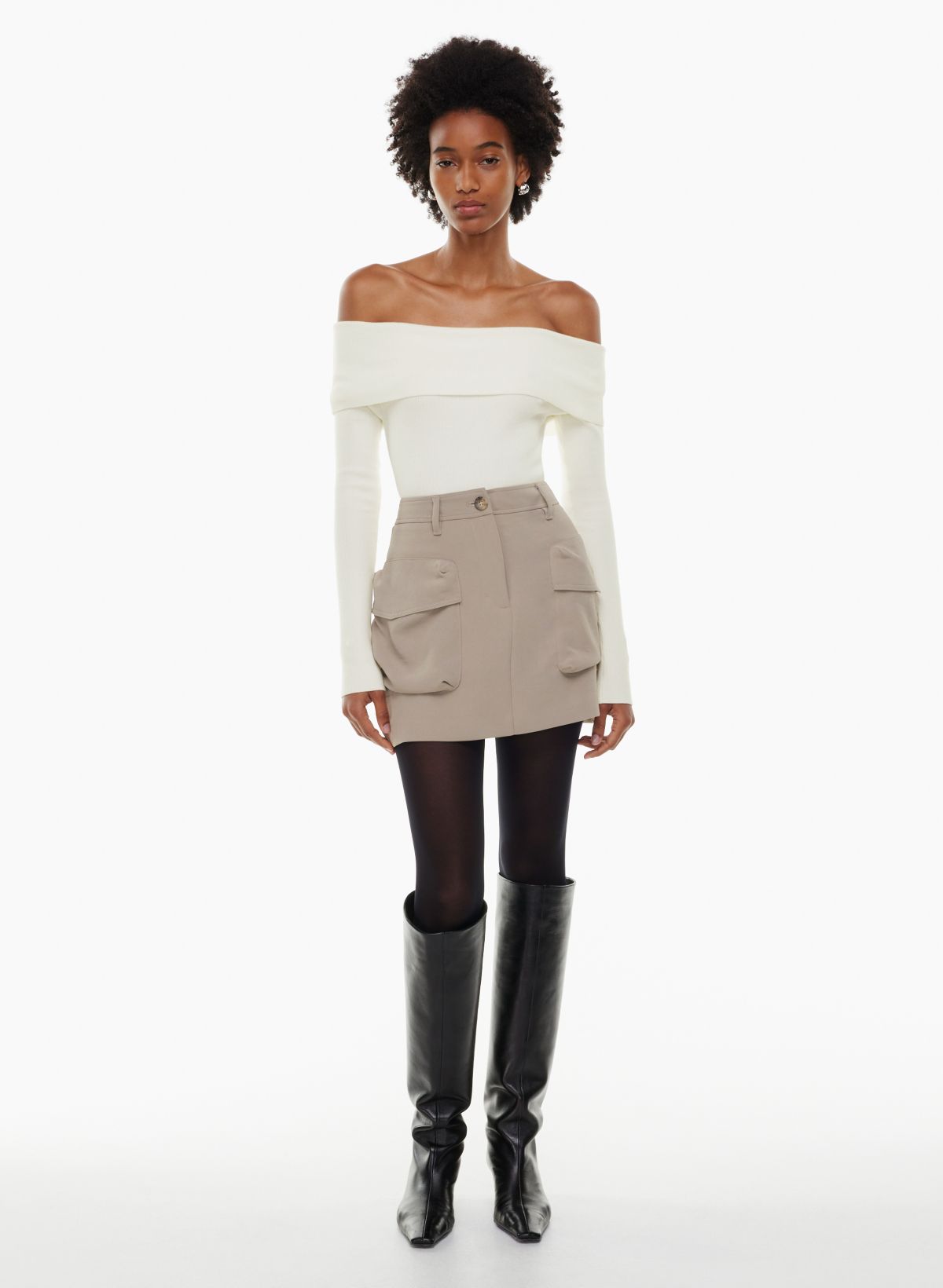 Cargo skirt with clearance belt