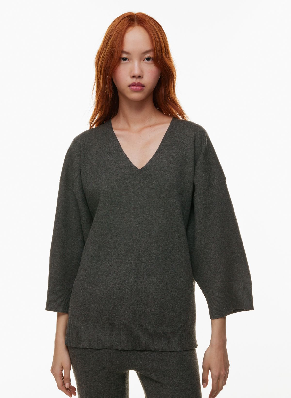 https://aritzia.scene7.com/is/image/Aritzia/f23_07_a03_112193_6046_on_b?wid=1200