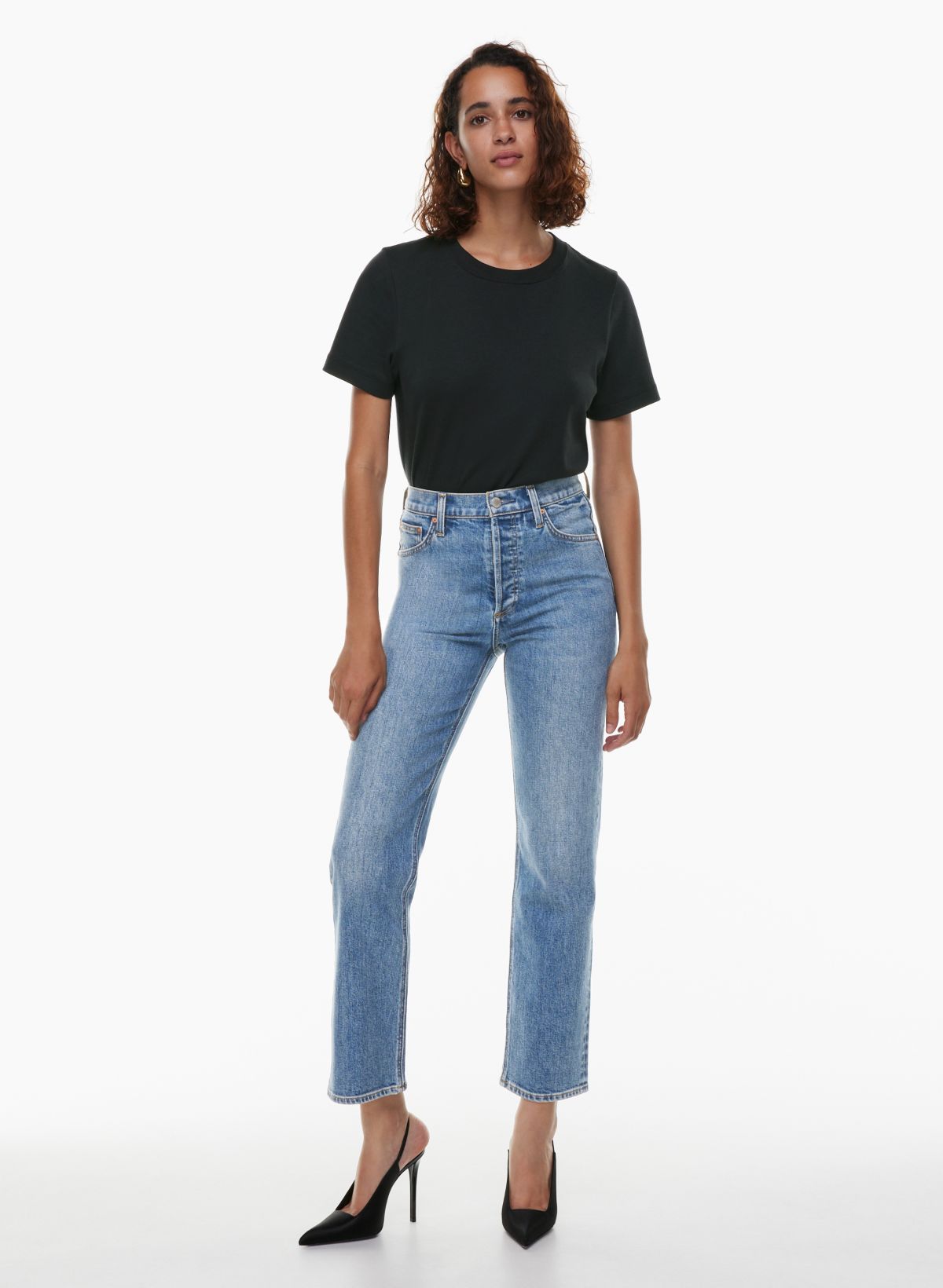 https://aritzia.scene7.com/is/image/Aritzia/f23_10_a06_112444_31460_on_a?wid=1200