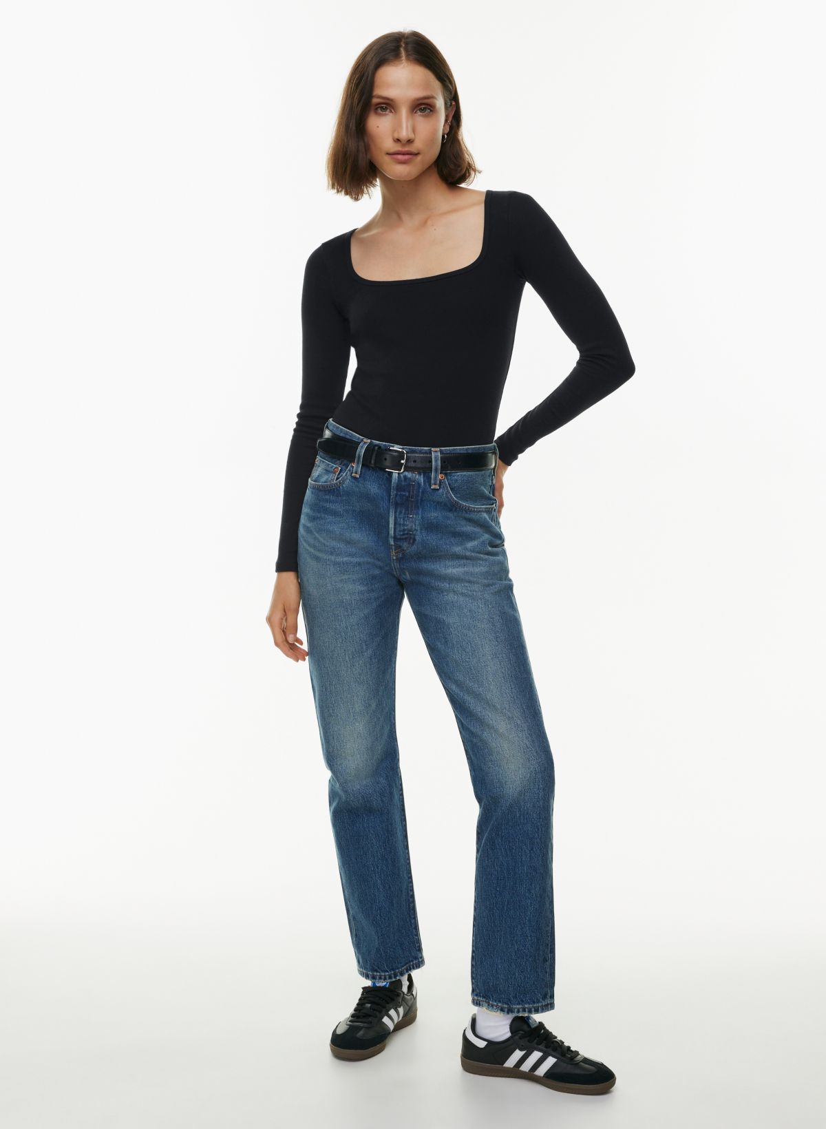 Levi's Womens Notch High Waisted Mom Jean : : Clothing, Shoes &  Accessories