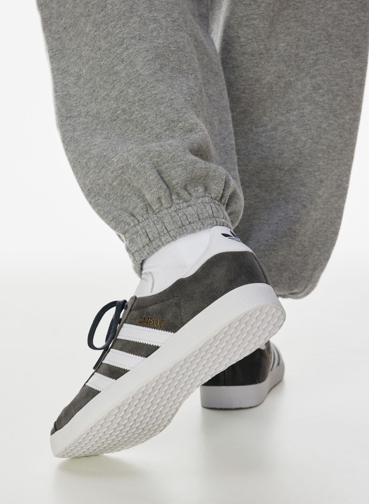 Adidas gazelle trainers hot sale grey black exclusive