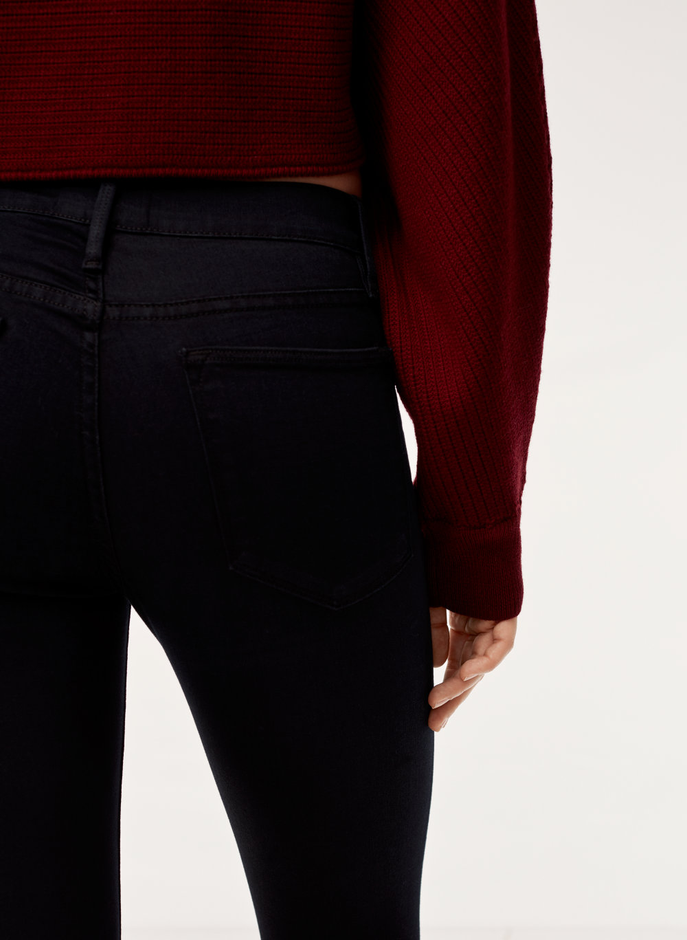 aritzia frame jeans