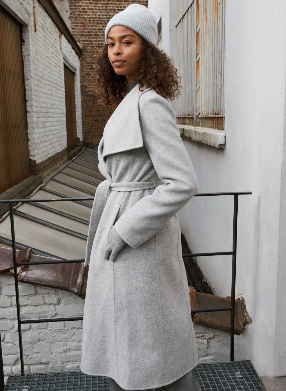 aritzia robbie coat