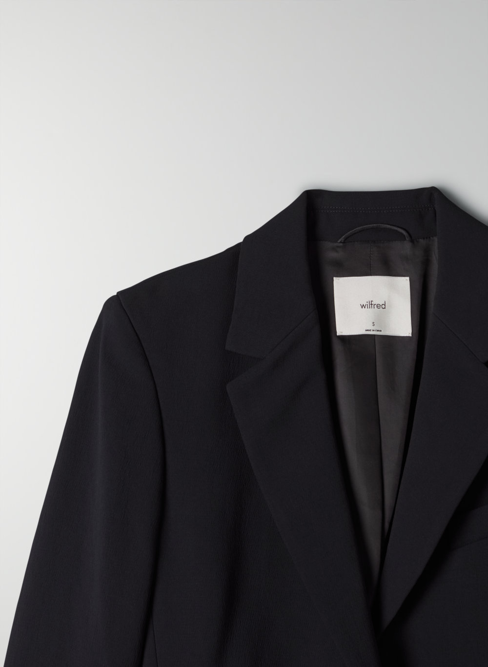 aritzia black blazer