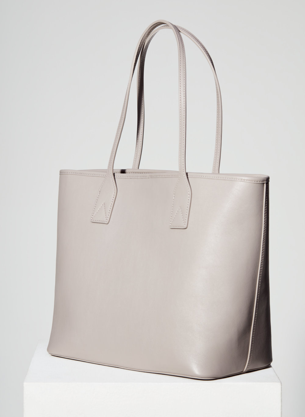 Auxiliary LEATHER TOTE BAG | Aritzia US