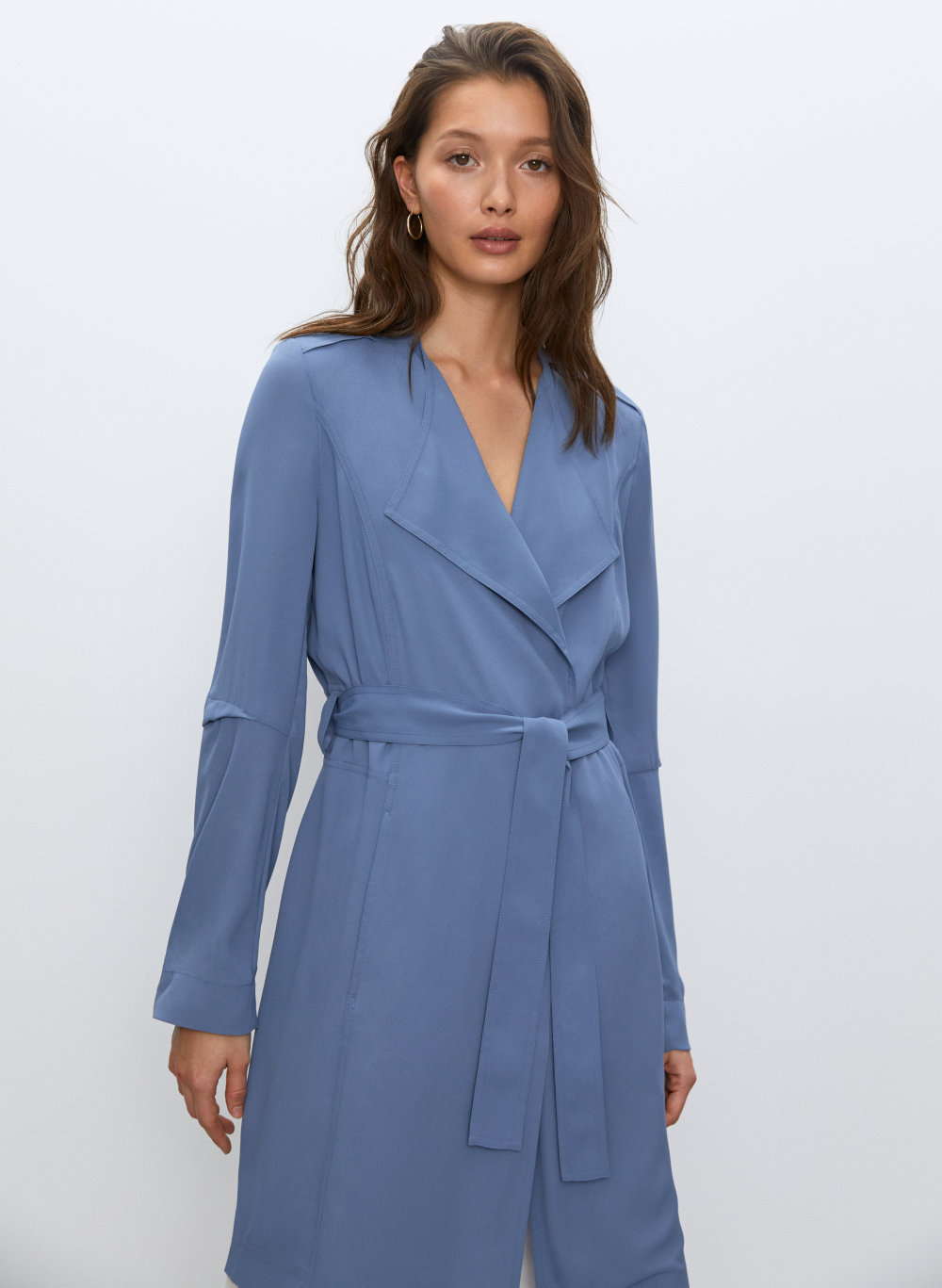 aritzia flowy trench