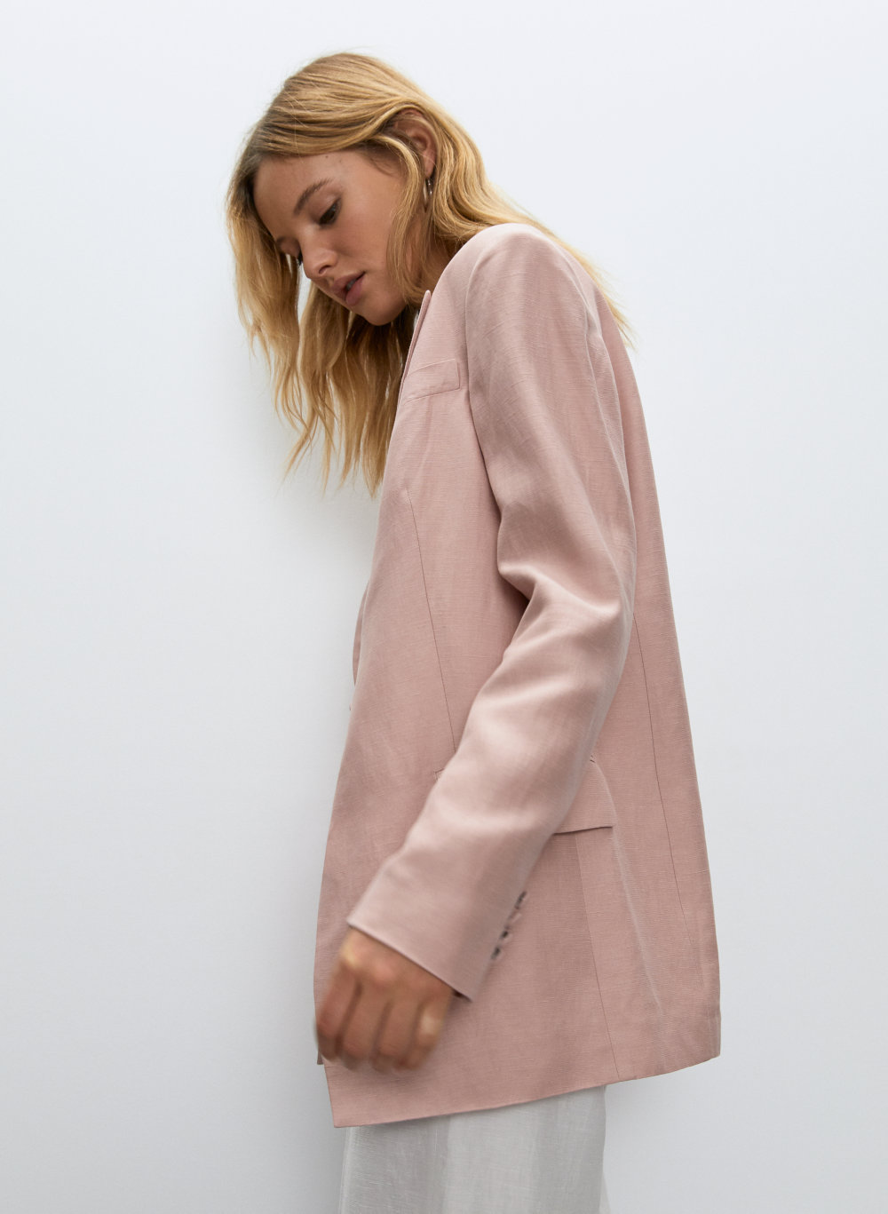 aritzia pink blazer