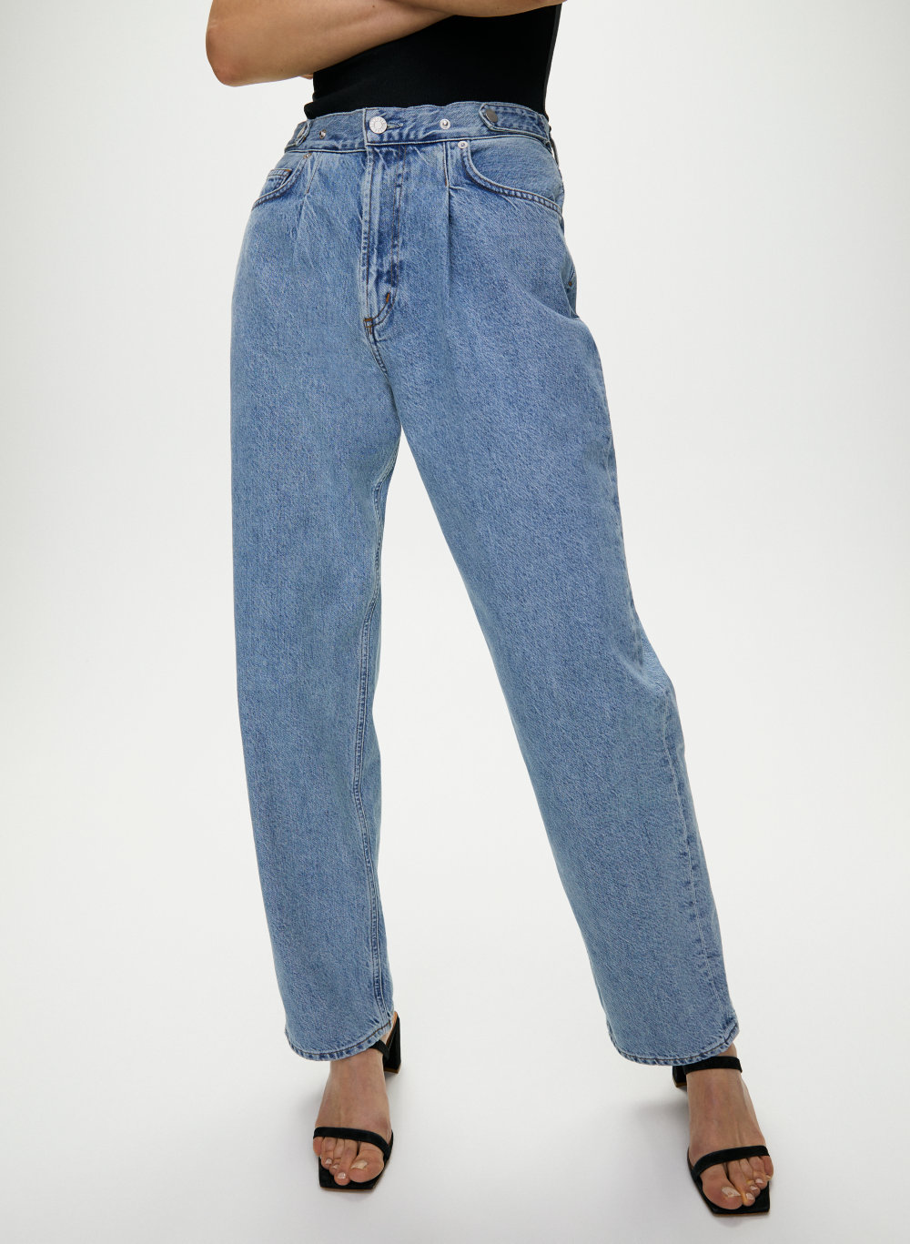 pleated baggy jeans
