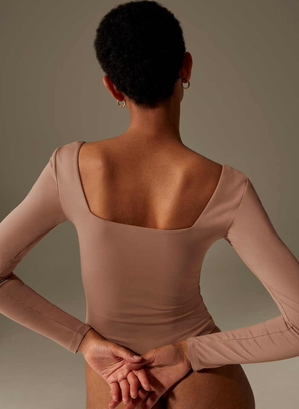 Babaton CONTOUR LONGSLEEVE BODYSUIT Aritzia INTL