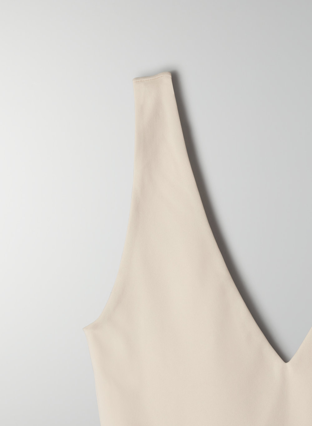 Babaton CONTOUR V-NECK BODYSUIT | Aritzia US