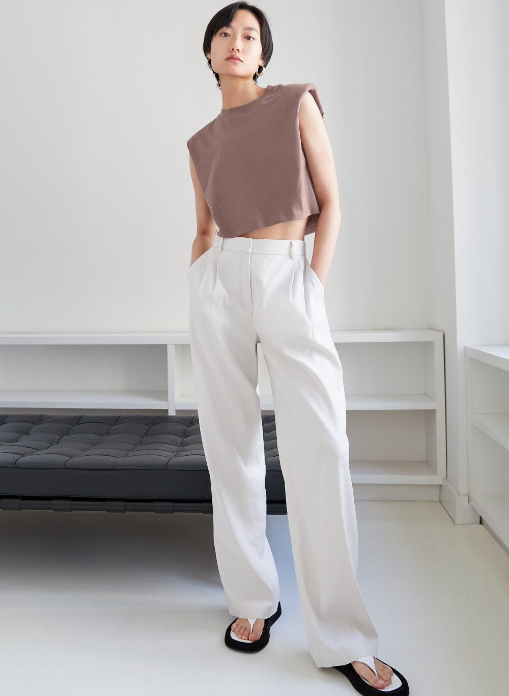 aritzia shoulder pad t shirt