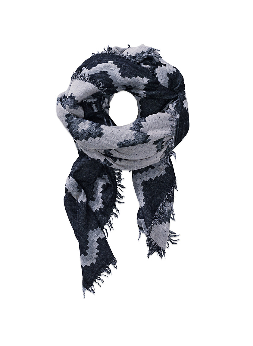 Wilfred DIAMOND MOSAIC BLANKET SCARF Aritzia CA