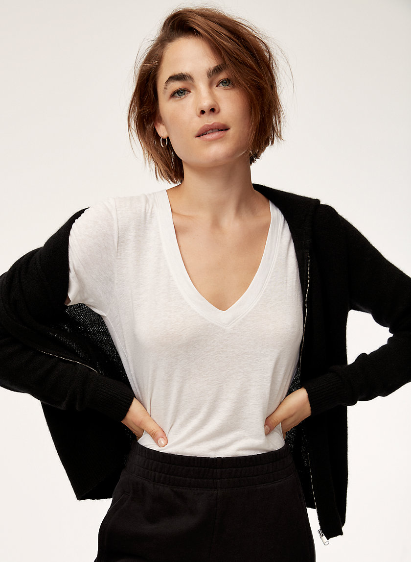 FOUNDATION V-NECK - Linen-blend, V-neck t-shirt FOUNDATION V-NECK - Linen-blend, V-neck t-shirt