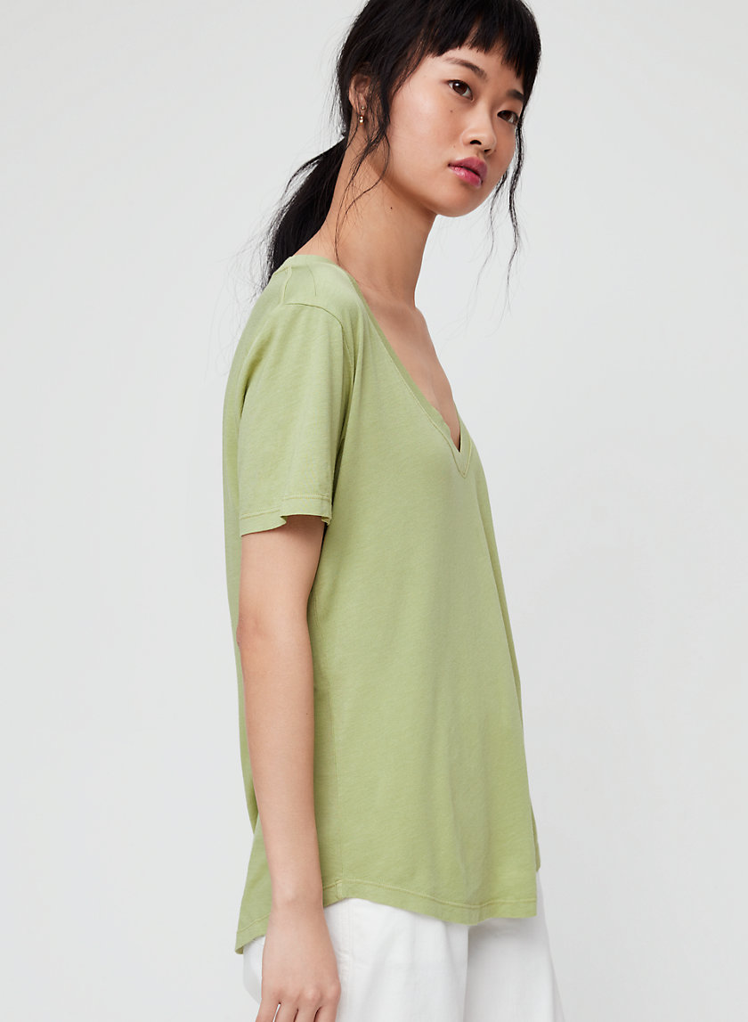 FOUNDATION V-NECK FOUNDATION V-NECK