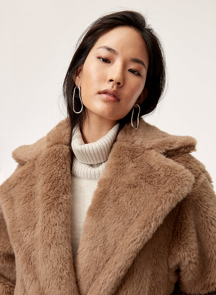 THE TEDDY COAT - Mid-Length Faux-Fur Coat THE TEDDY COAT - Mid-Length Faux-Fur Coat