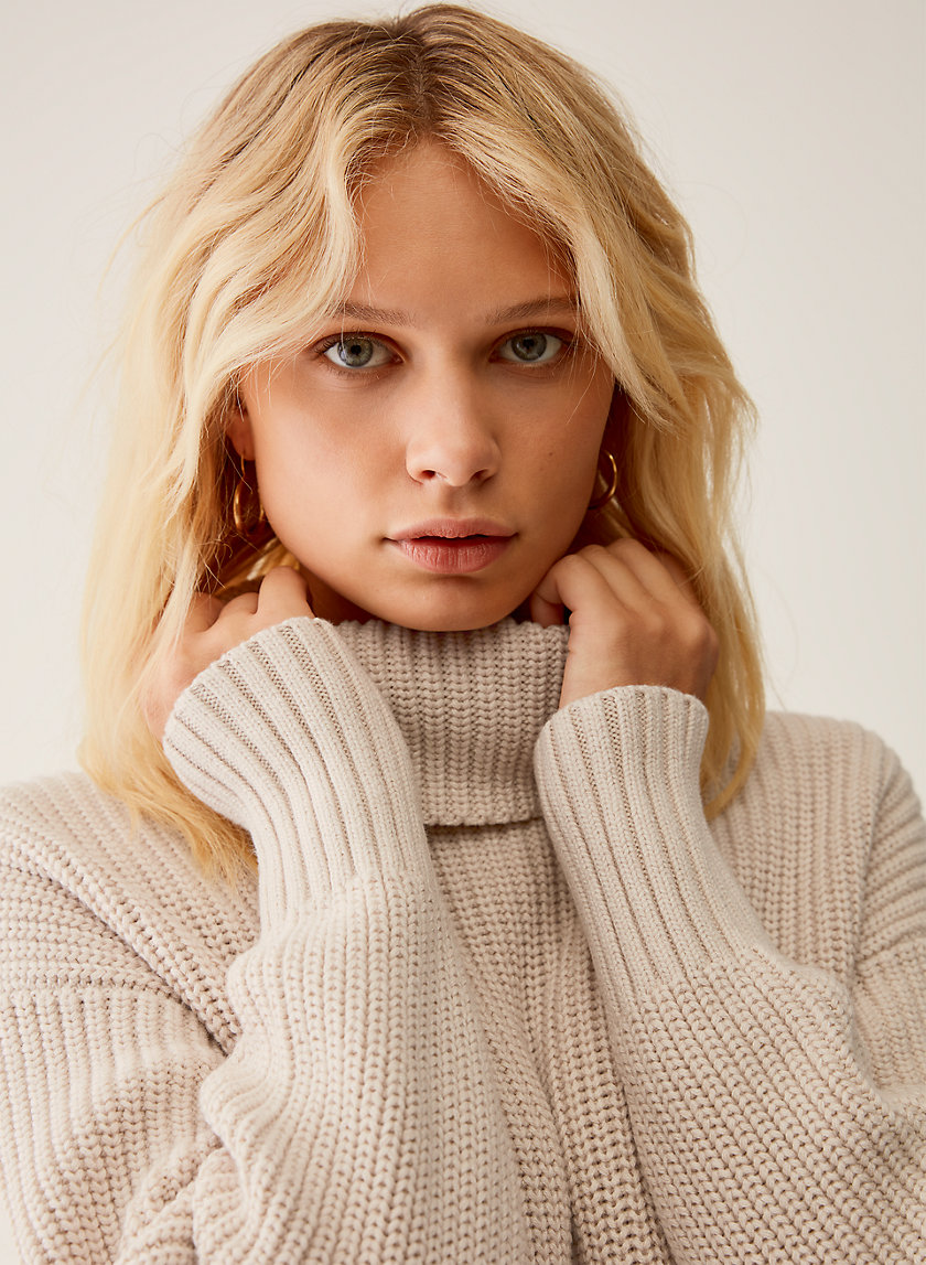 TURTLENECK SWEATER TURTLENECK SWEATER