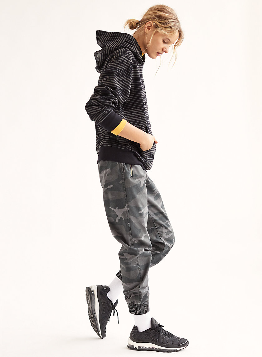 Tna THE PERFECT HOODIE | Aritzia Tna THE PERFECT HOODIE | Aritzia