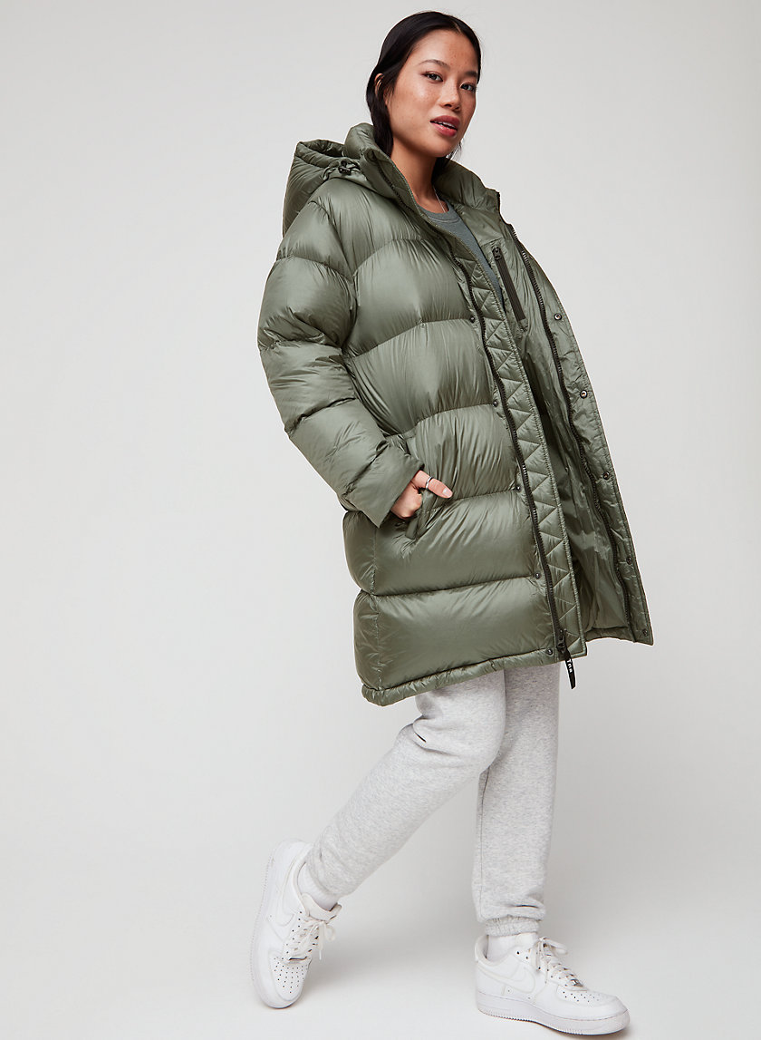 THE SUPER PUFF™ MID - Goose-down, mid-length puffer jacket THE SUPER PUFF™ MID - Goose-down, mid-length puffer jacket