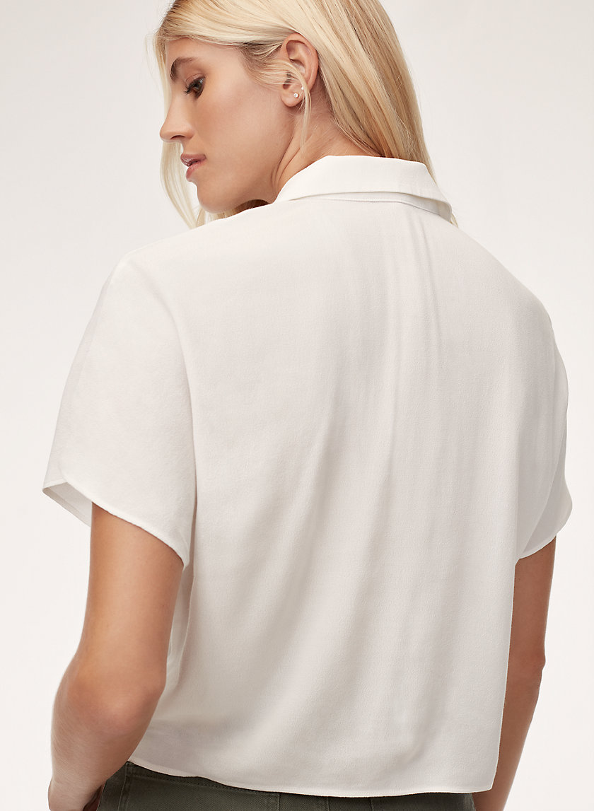 THE TIE-FRONT BLOUSE - Cropped, short-sleeve blouse THE TIE-FRONT BLOUSE - Cropped, short-sleeve blouse