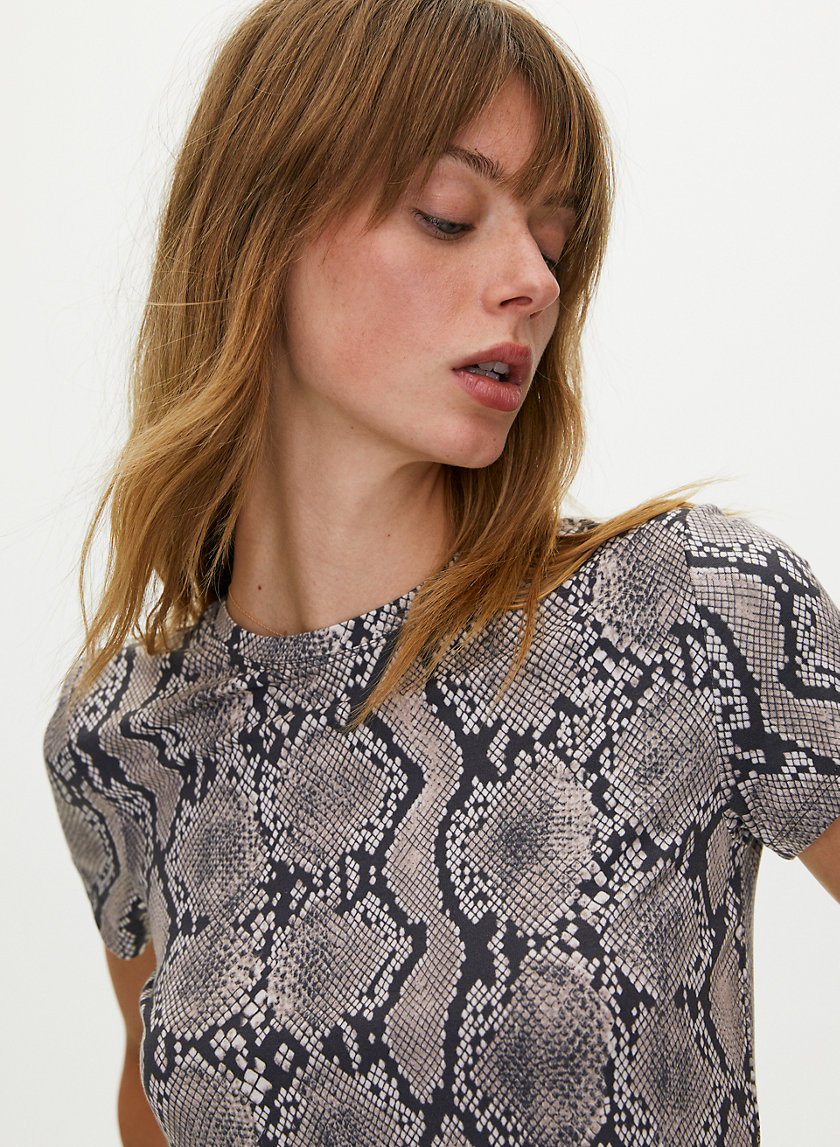 EVERYDAY T-SHIRT - Snake-print baby tee EVERYDAY T-SHIRT - Snake-print baby tee