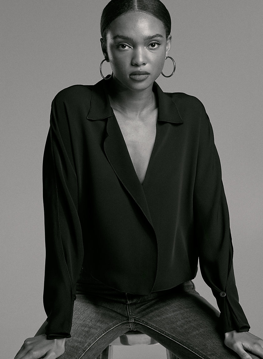 MARTIN BLOUSE - Cropped, V-neck blouse MARTIN BLOUSE - Cropped, V-neck blouse
