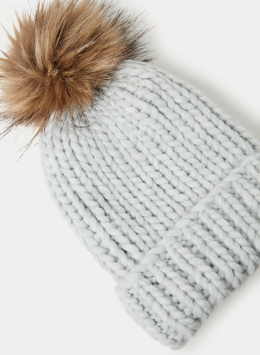 aritzia pom pom hat