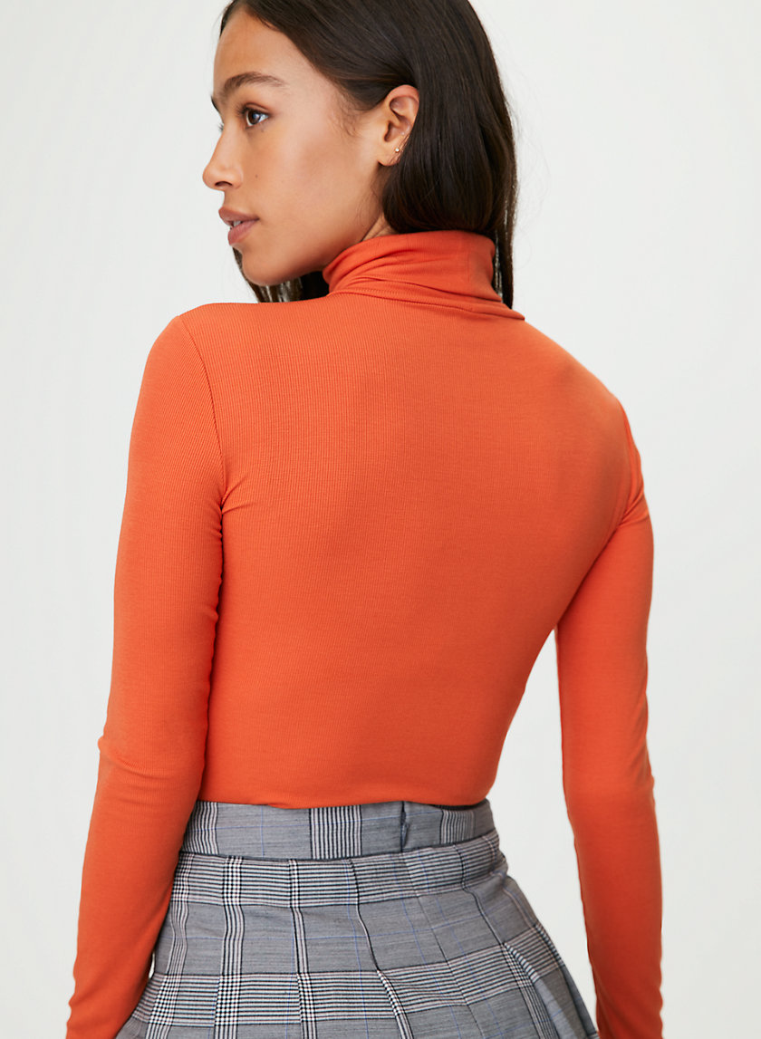 FRESHMAN TURTLENECK - Drapey ribbed turtleneck shirt FRESHMAN TURTLENECK - Drapey ribbed turtleneck shirt