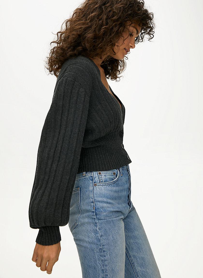 NEW PLUNGE FRONT CARDIGAN - Cropped deep v-neck cardigan NEW PLUNGE FRONT CARDIGAN - Cropped deep v-neck cardigan